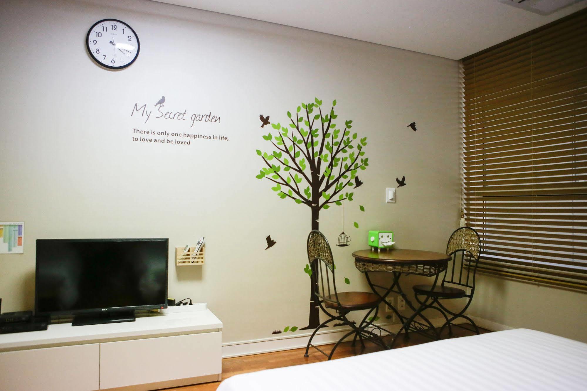 Hostel Coco Seoul Exterior photo